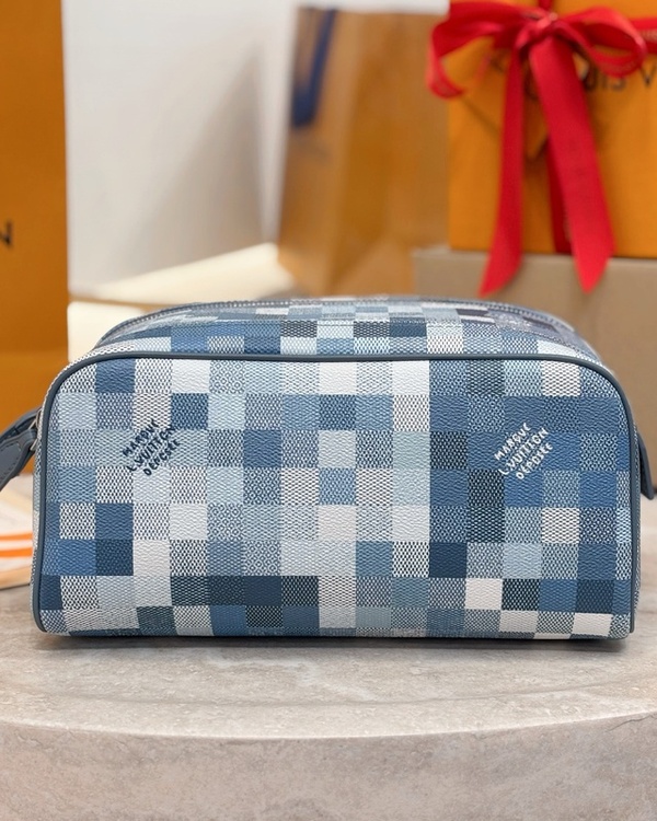 루이비통 블루 파우치 돕 키트 M28847