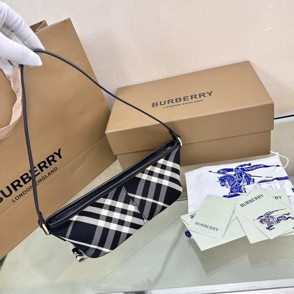 버버리 심플 바게트 숄더백 8095295